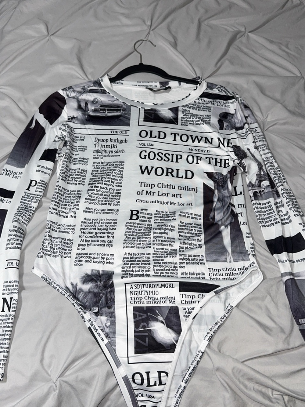 Newspaper Print Long-Sleeve One-Piece Bodysuit - White/Black
